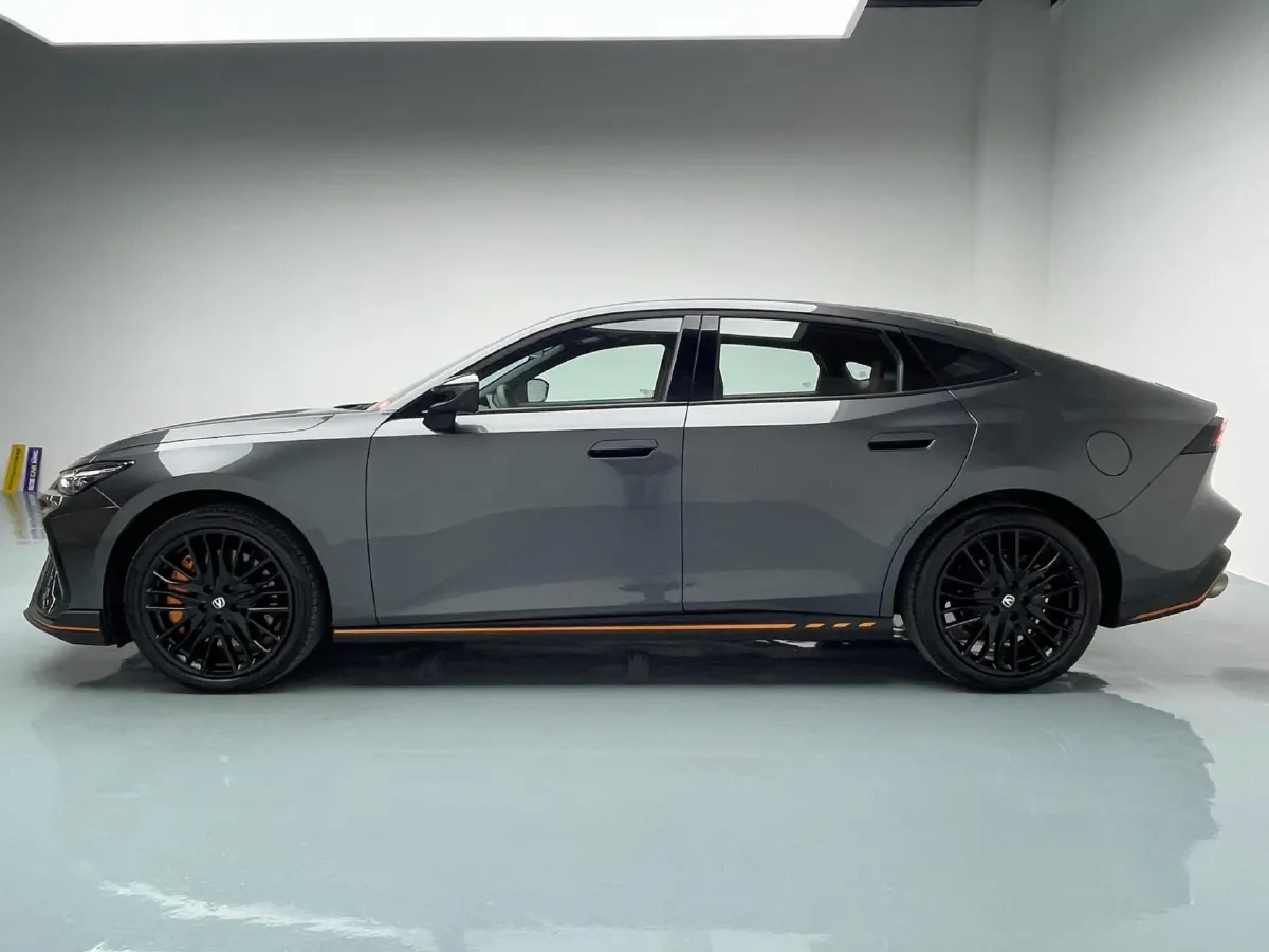 2025 ChangAn UNI-V 2.0T 245HP L4 8AT,autocango,china used car exporter,china ev exporter,chinese used car exporter,chinese used ev exporter