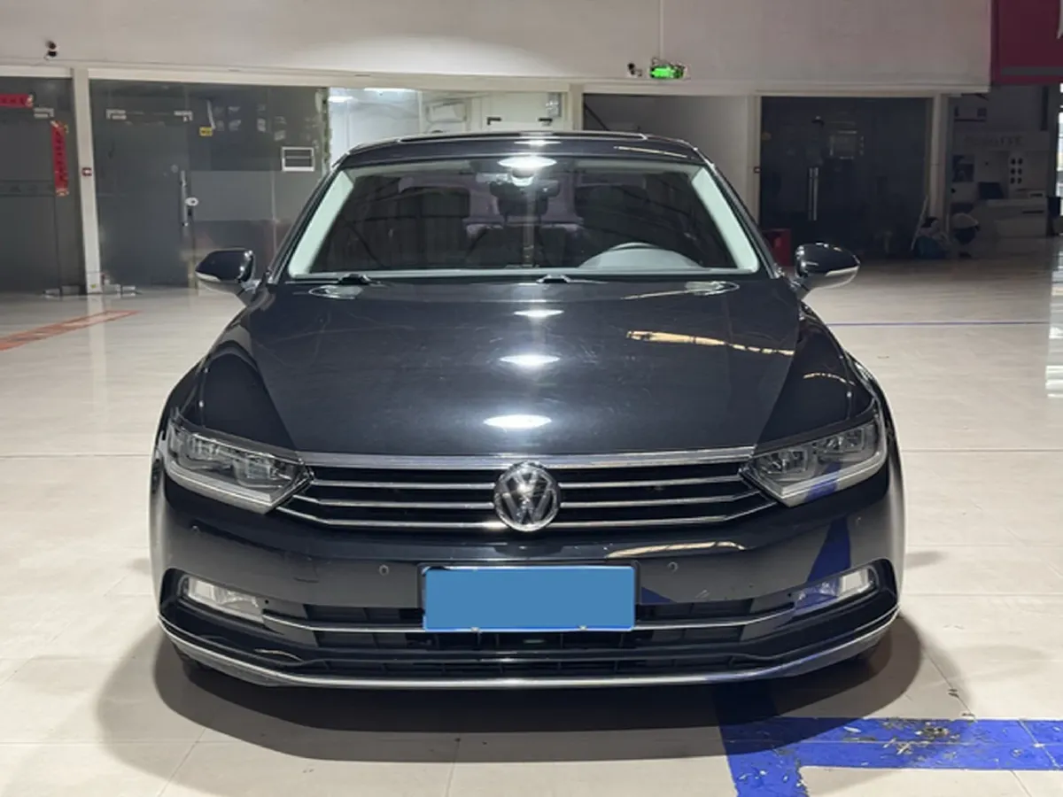 2018 Volkswagen Magotan 1.8T 180HP L4 7DCT,autocango,china used car exporter,china ev exporter,chinese used car exporter,chinese used ev exporter