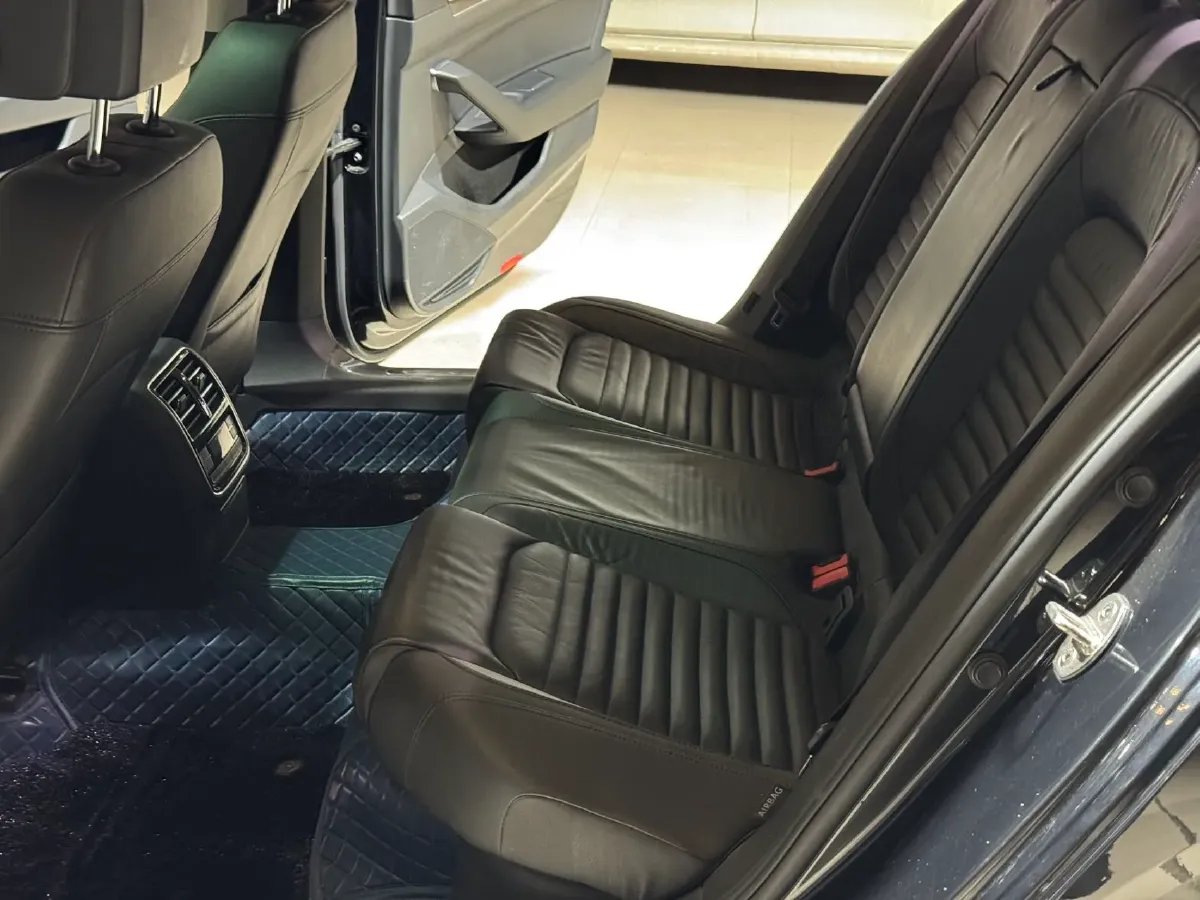 2018 Volkswagen Magotan 1.8T 180HP L4 7DCT,autocango,china used car exporter,china ev exporter,chinese used car exporter,chinese used ev exporter