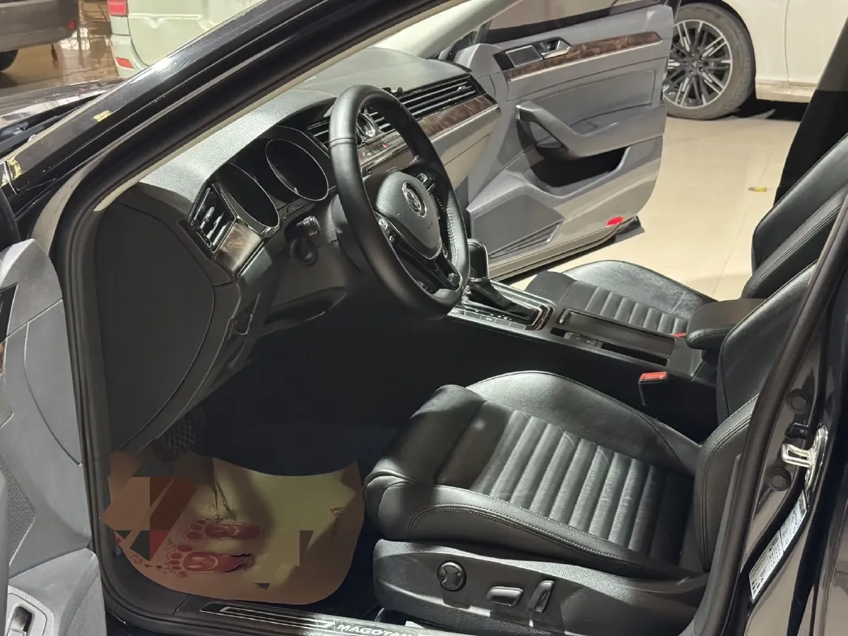 2018 Volkswagen Magotan 1.8T 180HP L4 7DCT,autocango,china used car exporter,china ev exporter,chinese used car exporter,chinese used ev exporter