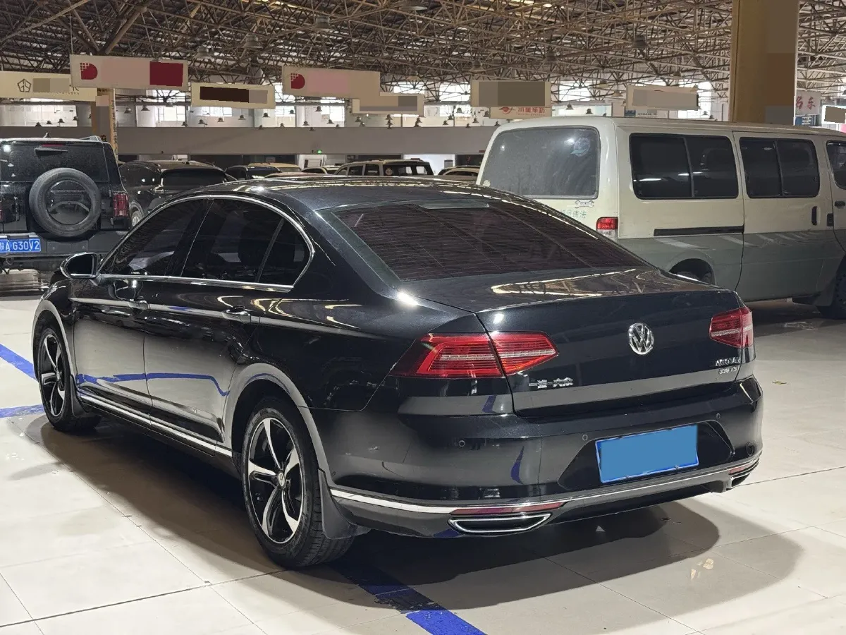 2018 Volkswagen Magotan 1.8T 180HP L4 7DCT,autocango,china used car exporter,china ev exporter,chinese used car exporter,chinese used ev exporter