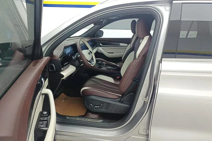 2021 Geely Monjaro 2.0T 218HP L4 7DCT,autocango,china used car exporter,china ev exporter,chinese used car exporter,chinese used ev exporter