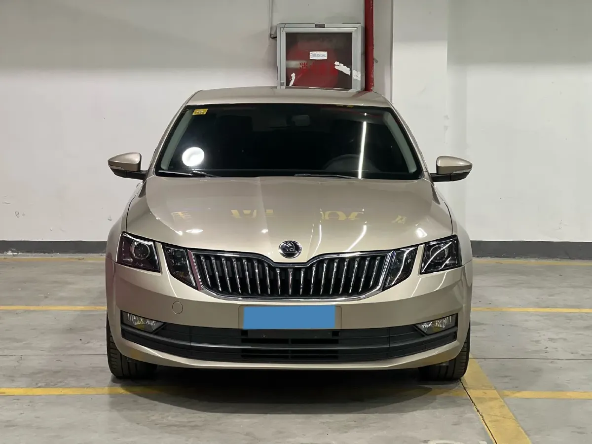 2022 Skoda Octavia 1.5L 113HP L4 6AT,autocango,china used car exporter,china ev exporter,chinese used car exporter,chinese used ev exporter