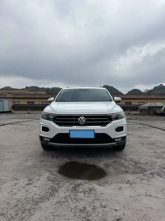2022 Volkswagen T-Roc 1.4T 150HP L4 7DCT,autocango,china used car exporter,china ev exporter,chinese used car exporter,chinese used ev exporter