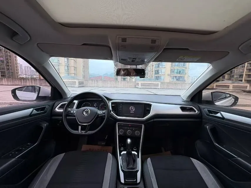 2022 Volkswagen T-Roc 1.4T 150HP L4 7DCT,autocango,china used car exporter,china ev exporter,chinese used car exporter,chinese used ev exporter