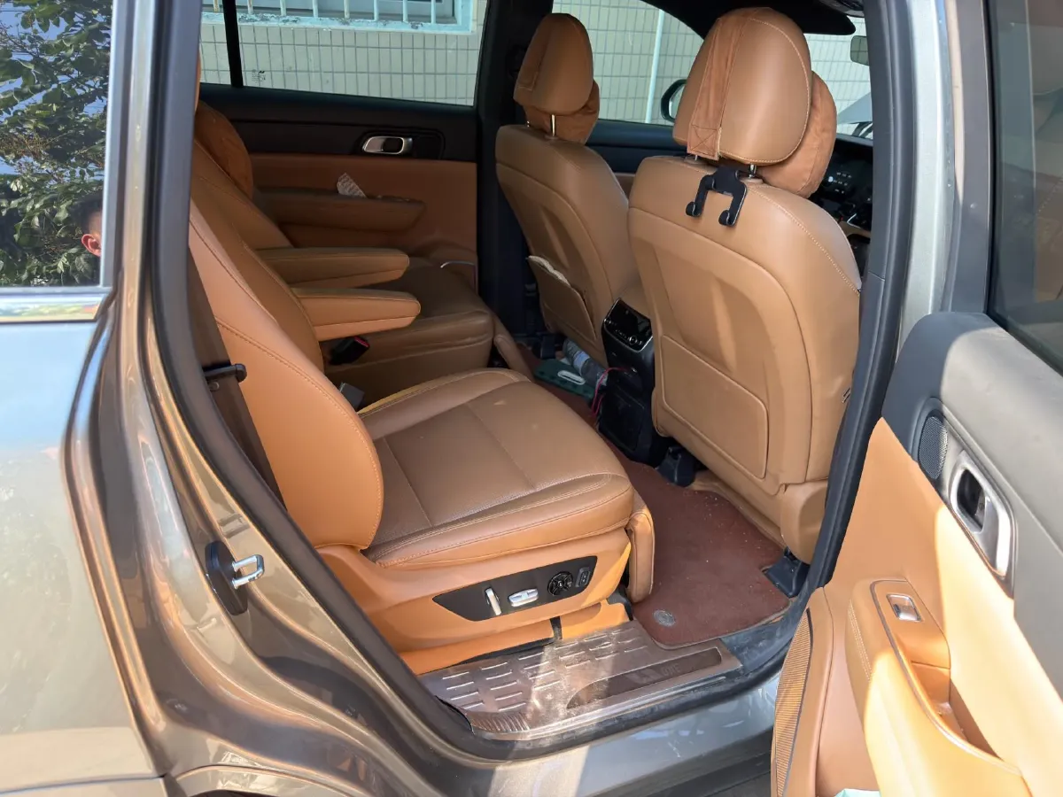 2021 Li ONE Range Extended 131HP REEV 40.5KWH,autocango,china used car exporter,china ev exporter,chinese used car exporter,chinese used ev exporter