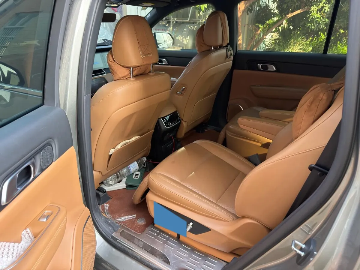 2021 Li ONE Range Extended 131HP REEV 40.5KWH,autocango,china used car exporter,china ev exporter,chinese used car exporter,chinese used ev exporter