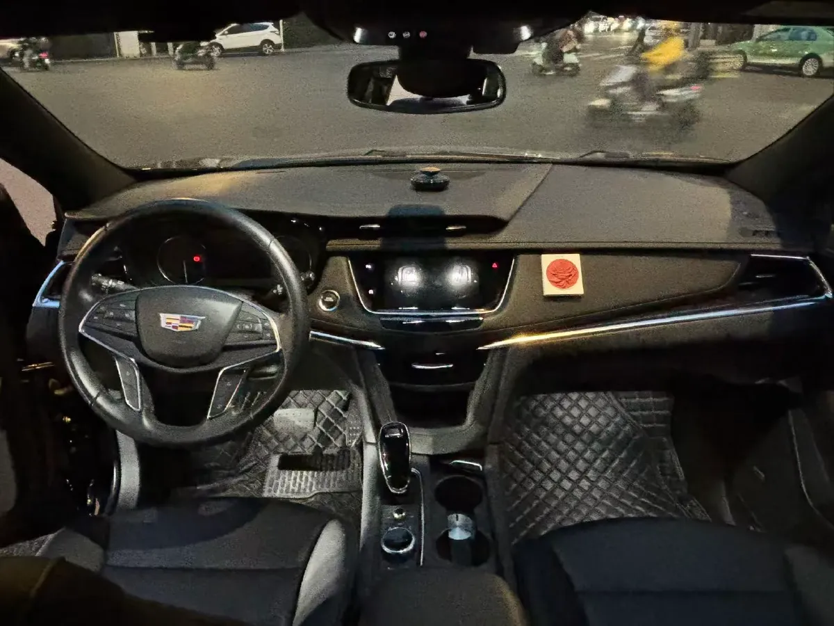 2021 Cadillac XT5 2.0T 237HP L4 9AT,autocango,china used car exporter,china ev exporter,chinese used car exporter,chinese used ev exporter