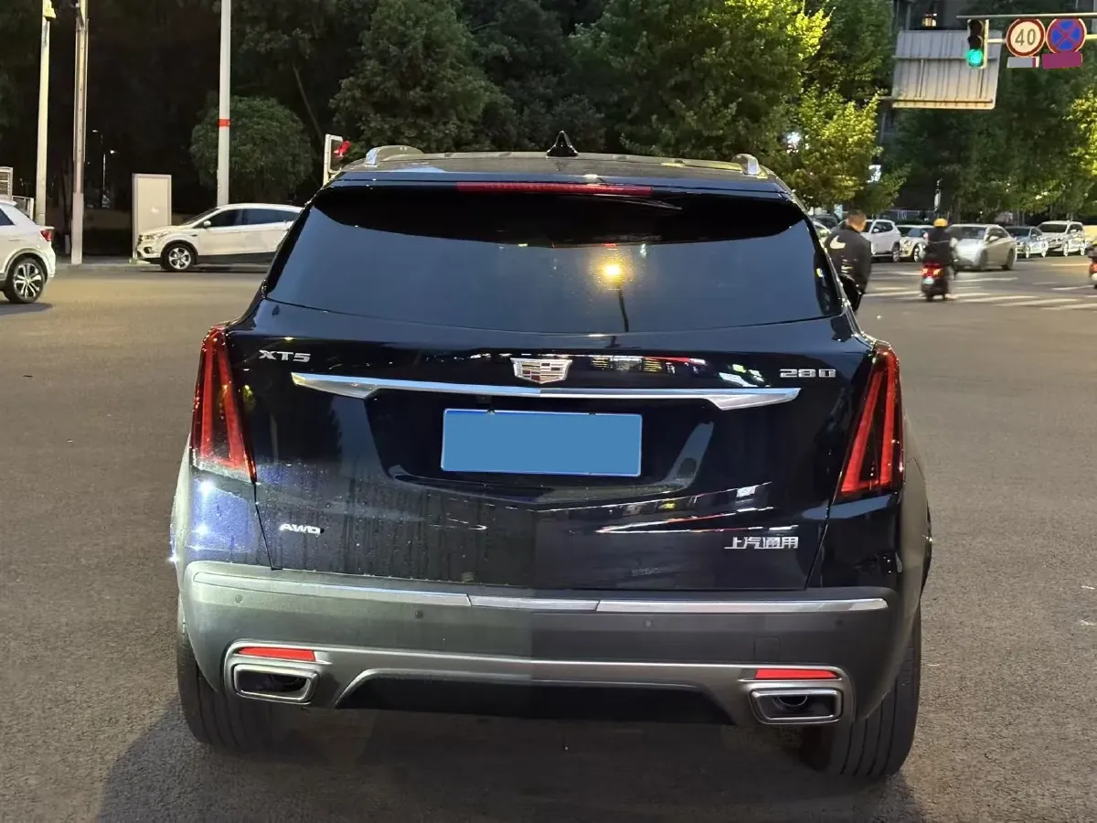 2021 Cadillac XT5 2.0T 237HP L4 9AT,autocango,china used car exporter,china ev exporter,chinese used car exporter,chinese used ev exporter