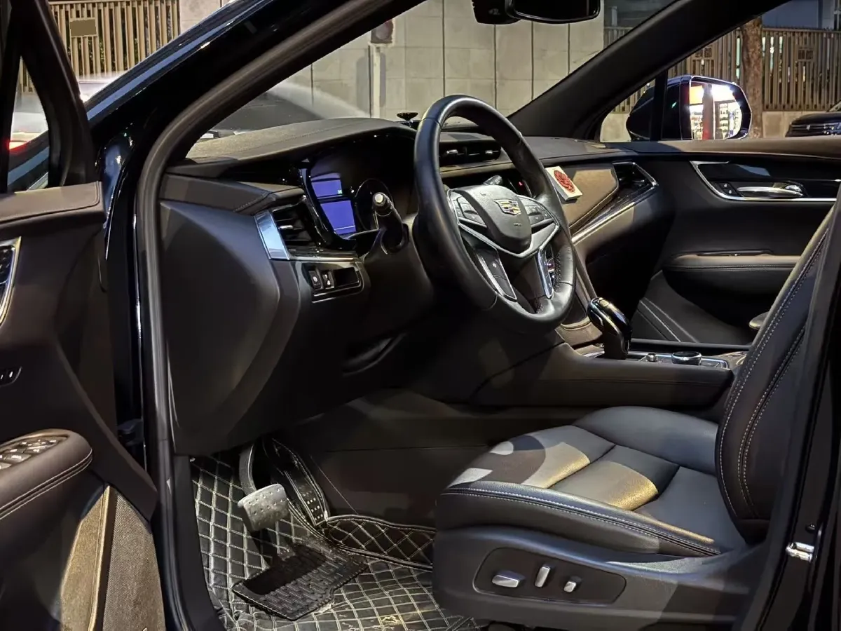 2021 Cadillac XT5 2.0T 237HP L4 9AT,autocango,china used car exporter,china ev exporter,chinese used car exporter,chinese used ev exporter