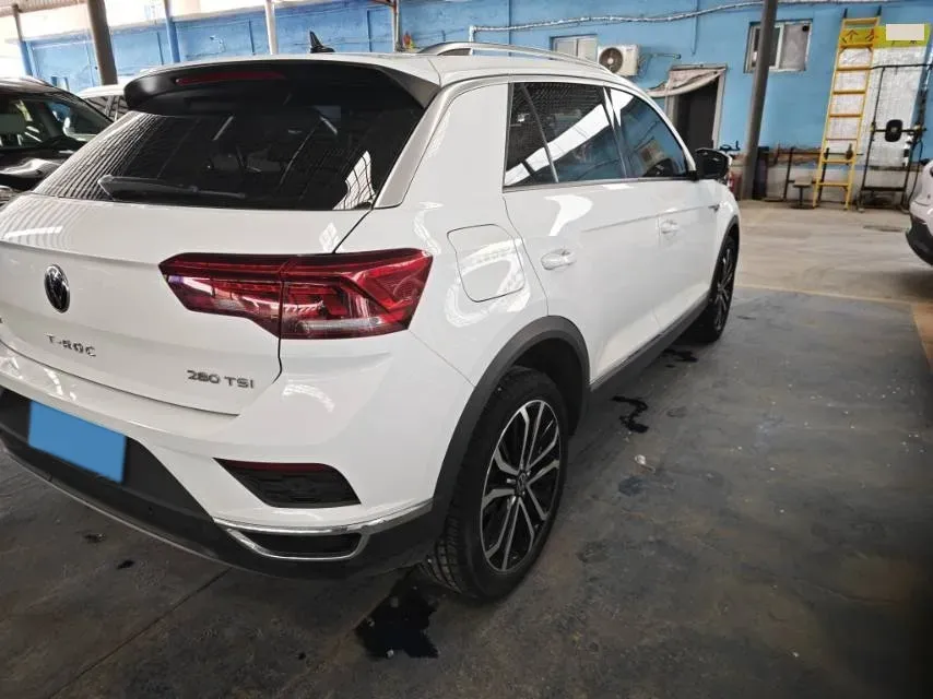 2022 Volkswagen T-Roc 1.4T 150HP L4 7DCT,autocango,china used car exporter,china ev exporter,chinese used car exporter,chinese used ev exporter