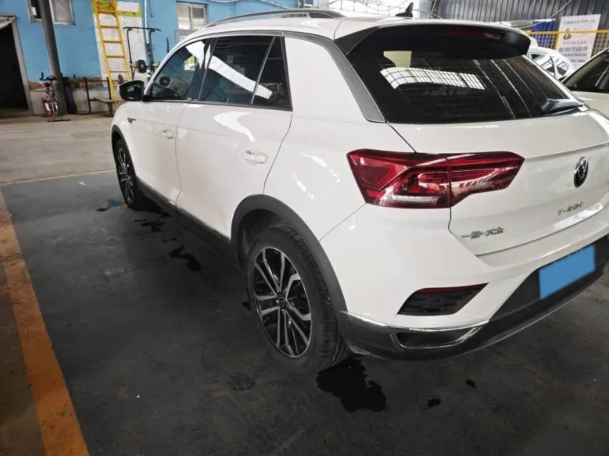 2022 Volkswagen T-Roc 1.4T 150HP L4 7DCT,autocango,china used car exporter,china ev exporter,chinese used car exporter,chinese used ev exporter