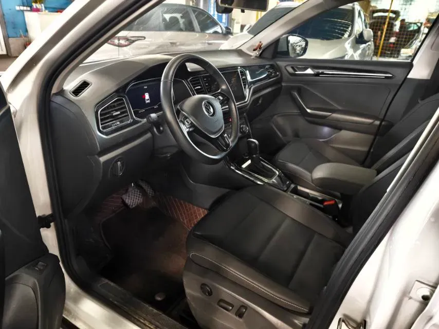 2022 Volkswagen T-Roc 1.4T 150HP L4 7DCT,autocango,china used car exporter,china ev exporter,chinese used car exporter,chinese used ev exporter