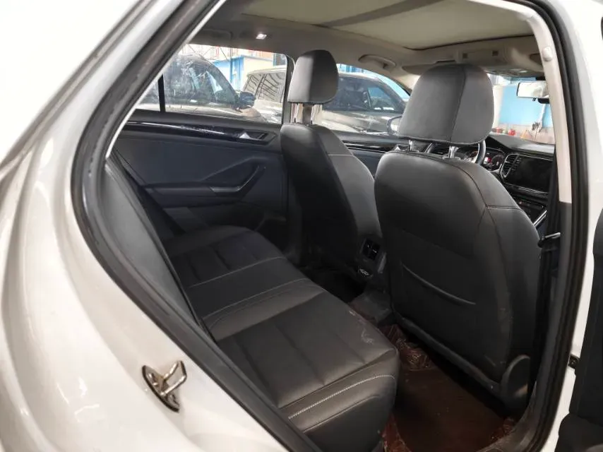 2022 Volkswagen T-Roc 1.4T 150HP L4 7DCT,autocango,china used car exporter,china ev exporter,chinese used car exporter,chinese used ev exporter