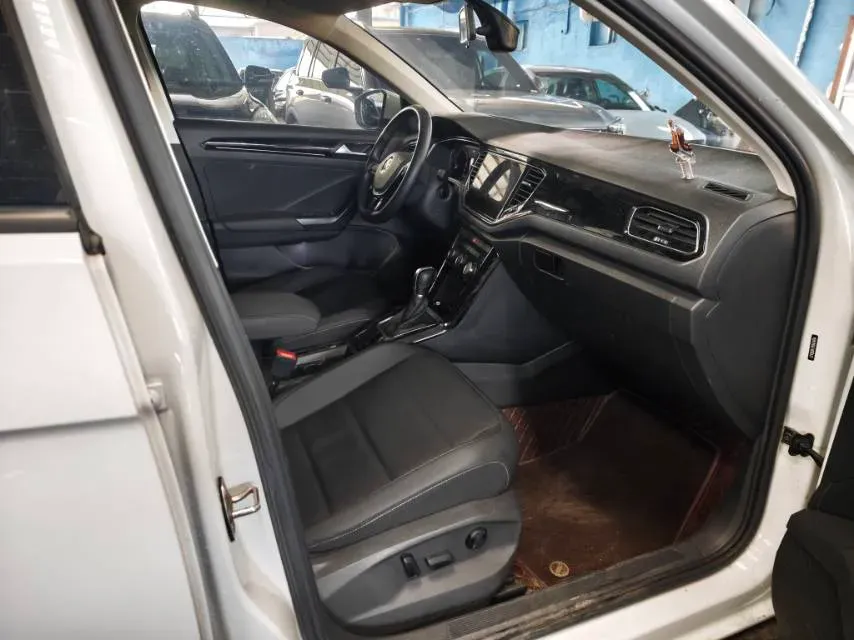 2022 Volkswagen T-Roc 1.4T 150HP L4 7DCT,autocango,china used car exporter,china ev exporter,chinese used car exporter,chinese used ev exporter