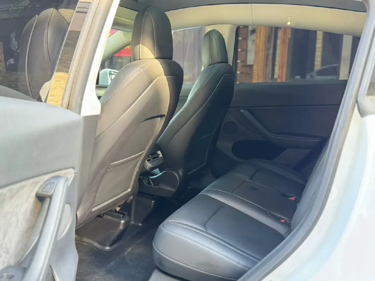 2022 Tesla Model Y BEV 60KWH,autocango,china used car exporter,china ev exporter,chinese used car exporter,chinese used ev exporter