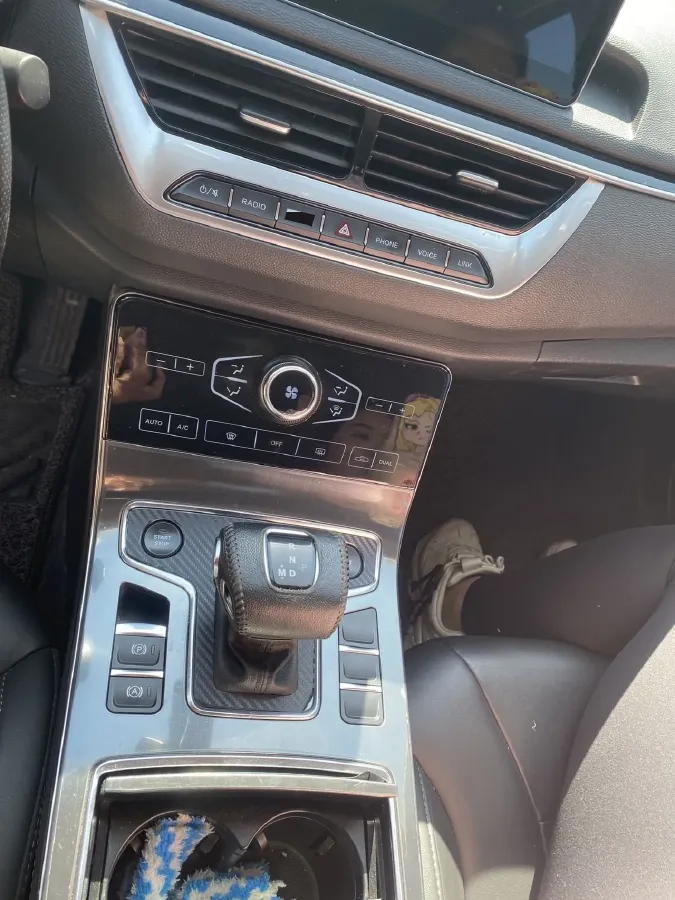 2020 HongQi H5 1.5T 169HP L4 7DCT,autocango,china used car exporter,china ev exporter,chinese used car exporter,chinese used ev exporter