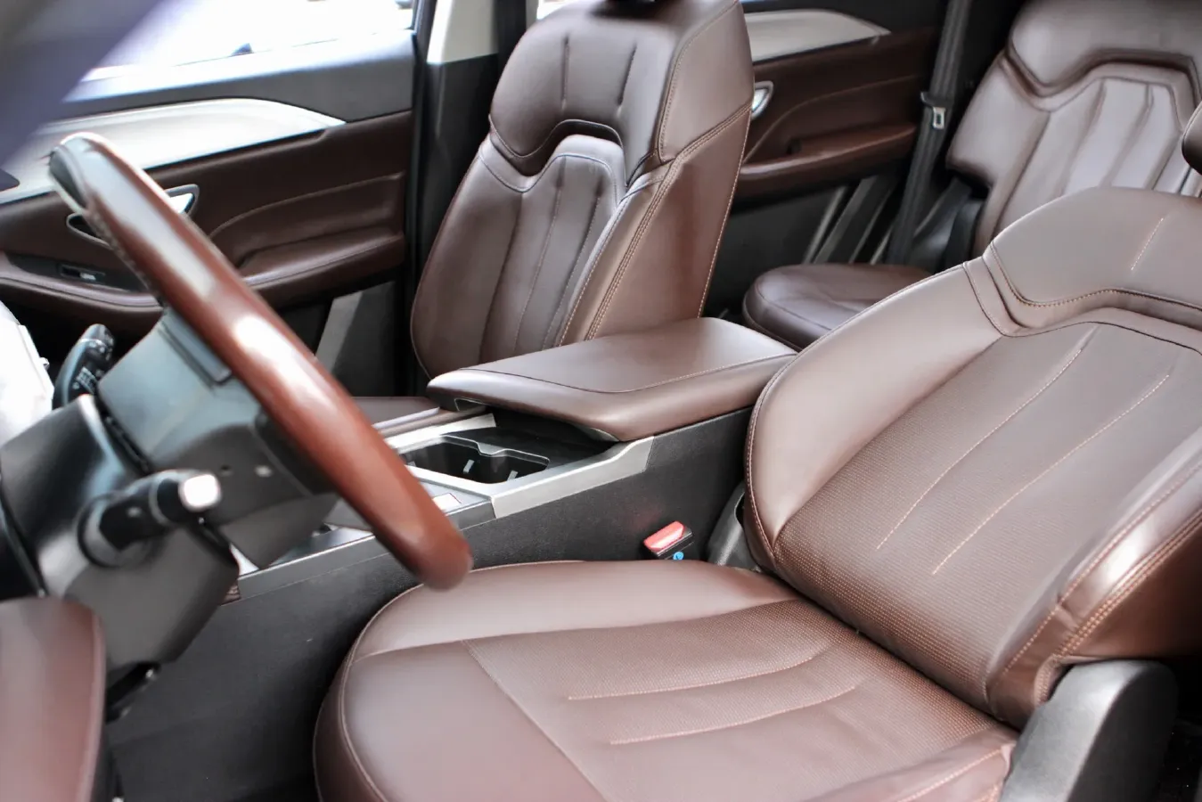 2021 Jetour X90 Plus 1.6T 197HP L4 7DCT,autocango,china used car exporter,china ev exporter,chinese used car exporter,chinese used ev exporter