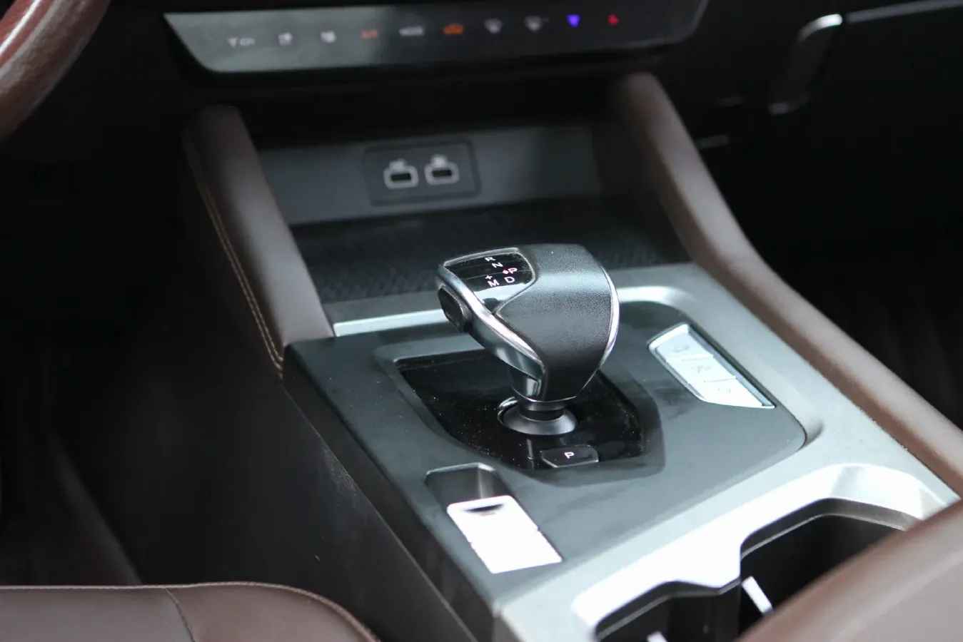 2021 Jetour X90 Plus 1.6T 197HP L4 7DCT,autocango,china used car exporter,china ev exporter,chinese used car exporter,chinese used ev exporter