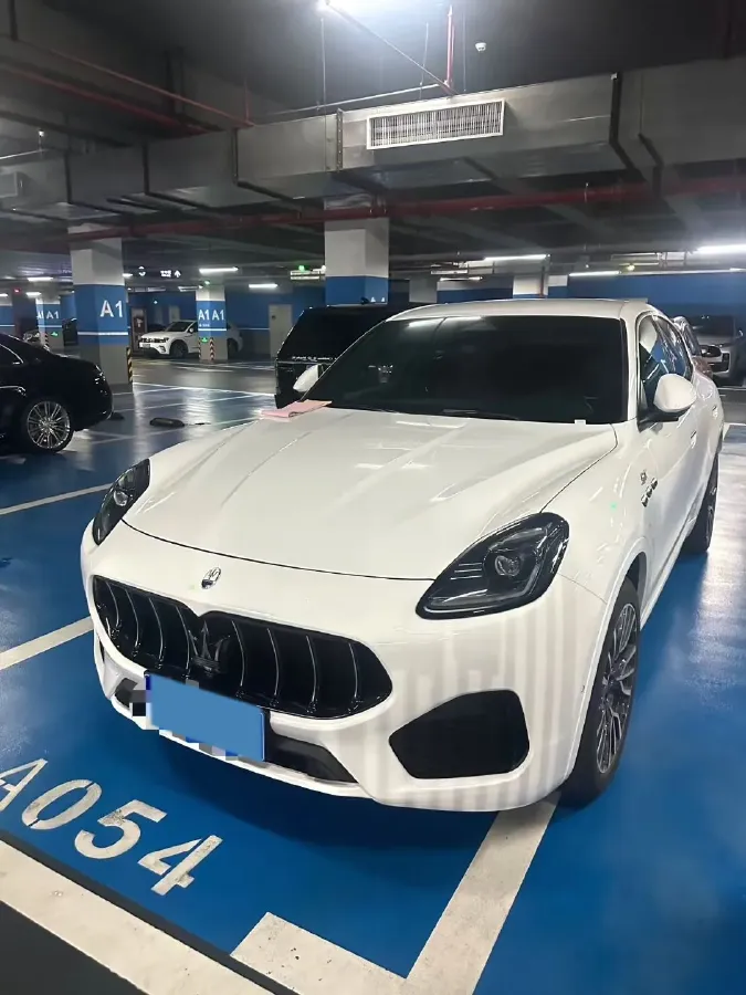 2022 Maserati Levante 2.0T 330HP L4 8AT,autocango,china used car exporter,china ev exporter,chinese used car exporter,chinese used ev exporter