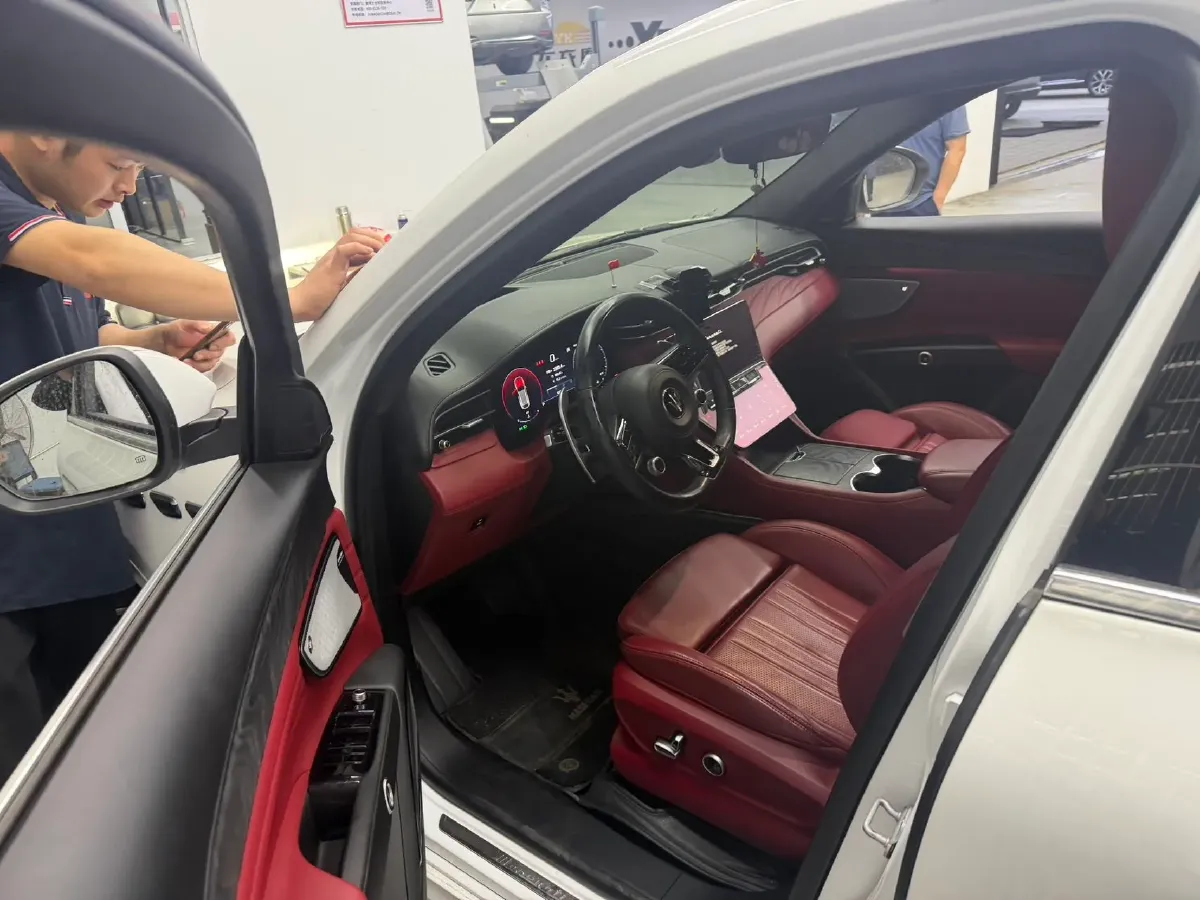 2022 Maserati Levante 2.0T 330HP L4 8AT,autocango,china used car exporter,china ev exporter,chinese used car exporter,chinese used ev exporter