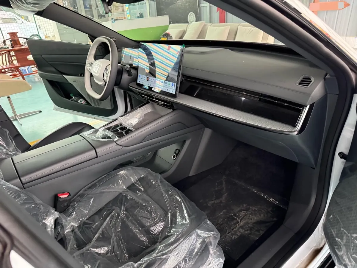 2024 DongFeng eπ eπ007 REEV 105HP REEV 28.4KWH,autocango,china used car exporter,china ev exporter,chinese used car exporter,chinese used ev exporter