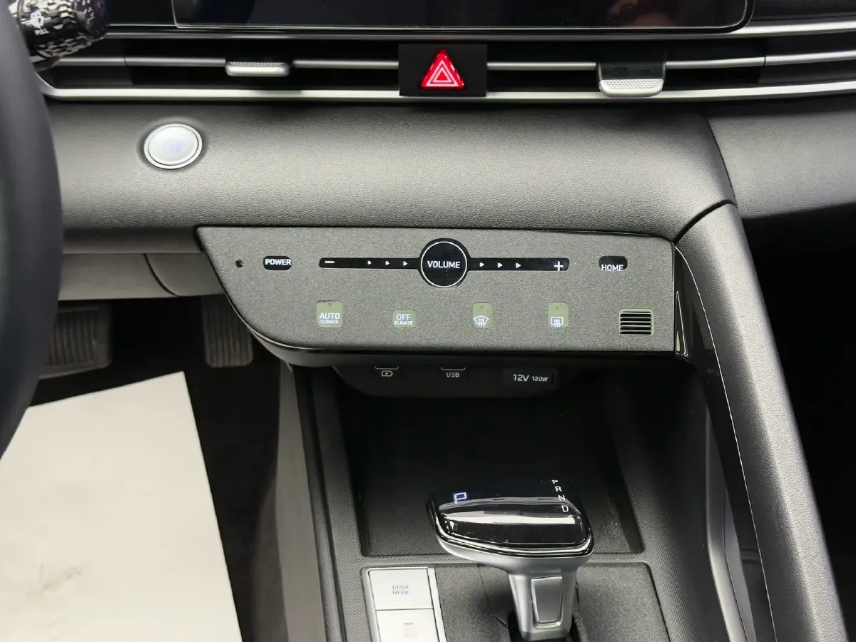 2021 Hyundai Elantra 1.5L 115HP L4 CVT,autocango,china used car exporter,china ev exporter,chinese used car exporter,chinese used ev exporter