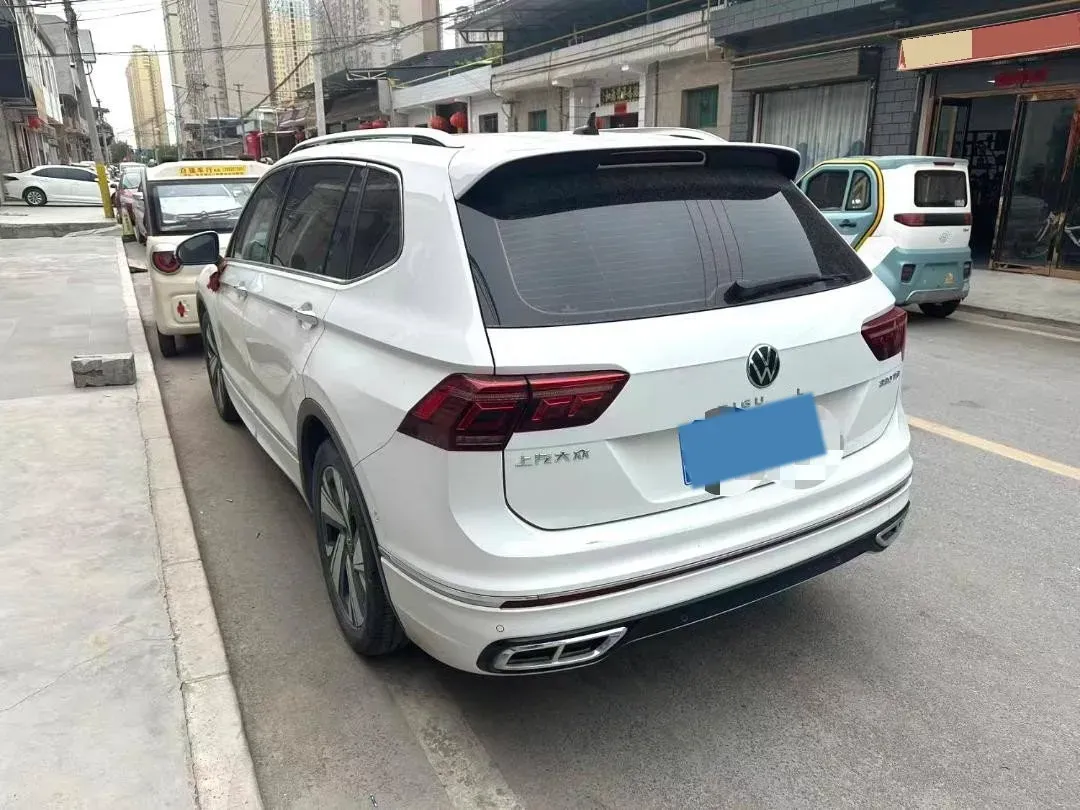 2023 Volkswagen Tiguan L 2.0T 186HP L4 7DCT,autocango,china used car exporter,china ev exporter,chinese used car exporter,chinese used ev exporter