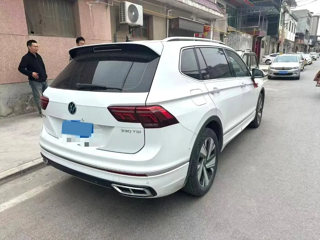 2023 Volkswagen Tiguan L 2.0T 186HP L4 7DCT,autocango,china used car exporter,china ev exporter,chinese used car exporter,chinese used ev exporter