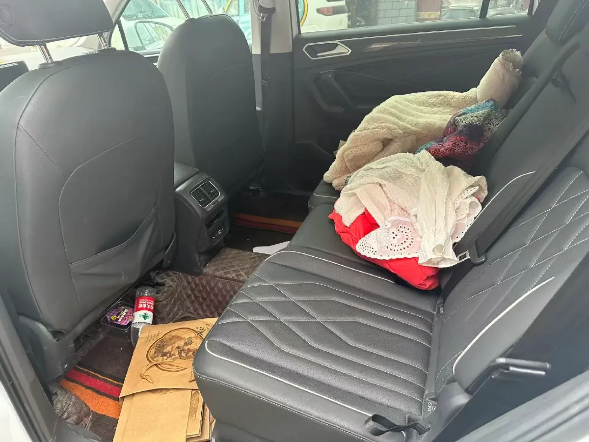 2023 Volkswagen Tiguan L 2.0T 186HP L4 7DCT,autocango,china used car exporter,china ev exporter,chinese used car exporter,chinese used ev exporter