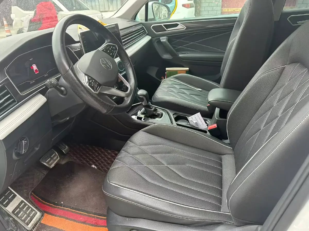 2023 Volkswagen Tiguan L 2.0T 186HP L4 7DCT,autocango,china used car exporter,china ev exporter,chinese used car exporter,chinese used ev exporter