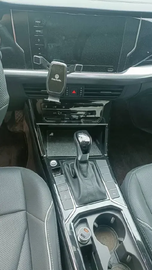 2024 Volkswagen Passat 2.0T 186HP L4 7DCT,autocango,china used car exporter,china ev exporter,chinese used car exporter,chinese used ev exporter