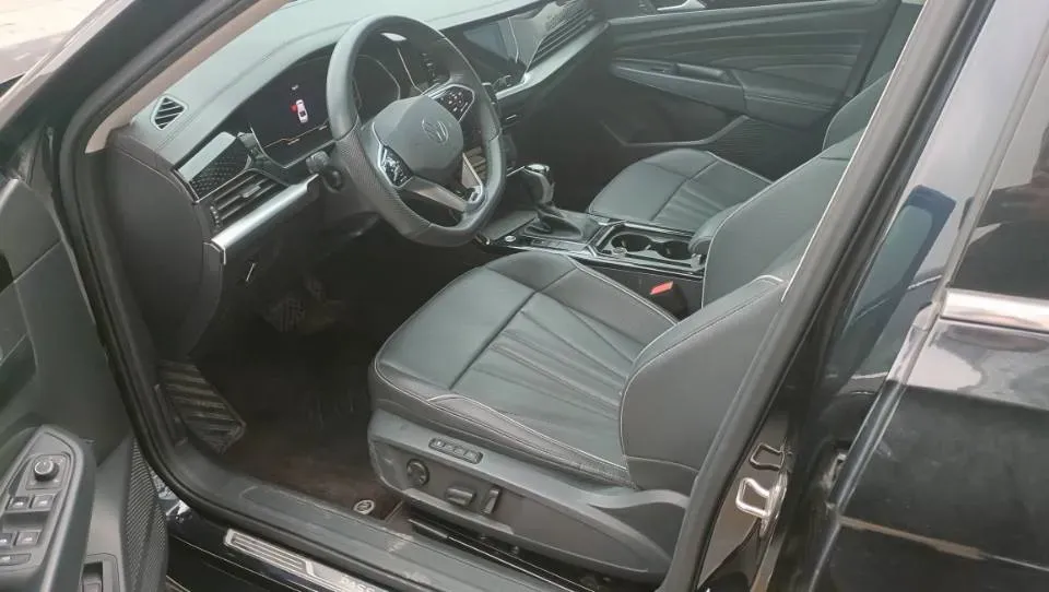 2024 Volkswagen Passat 2.0T 186HP L4 7DCT,autocango,china used car exporter,china ev exporter,chinese used car exporter,chinese used ev exporter