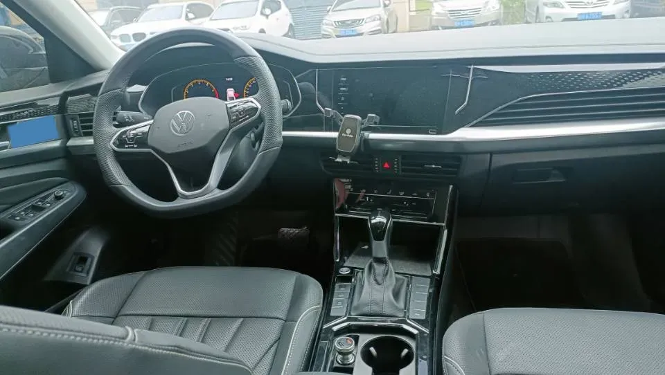 2024 Volkswagen Passat 2.0T 186HP L4 7DCT,autocango,china used car exporter,china ev exporter,chinese used car exporter,chinese used ev exporter