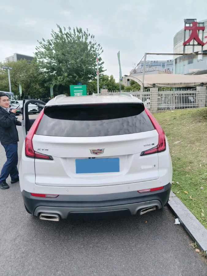 2020 Cadillac XT4 2.0T 237HP L4 9AT,autocango,china used car exporter,china ev exporter,chinese used car exporter,chinese used ev exporter