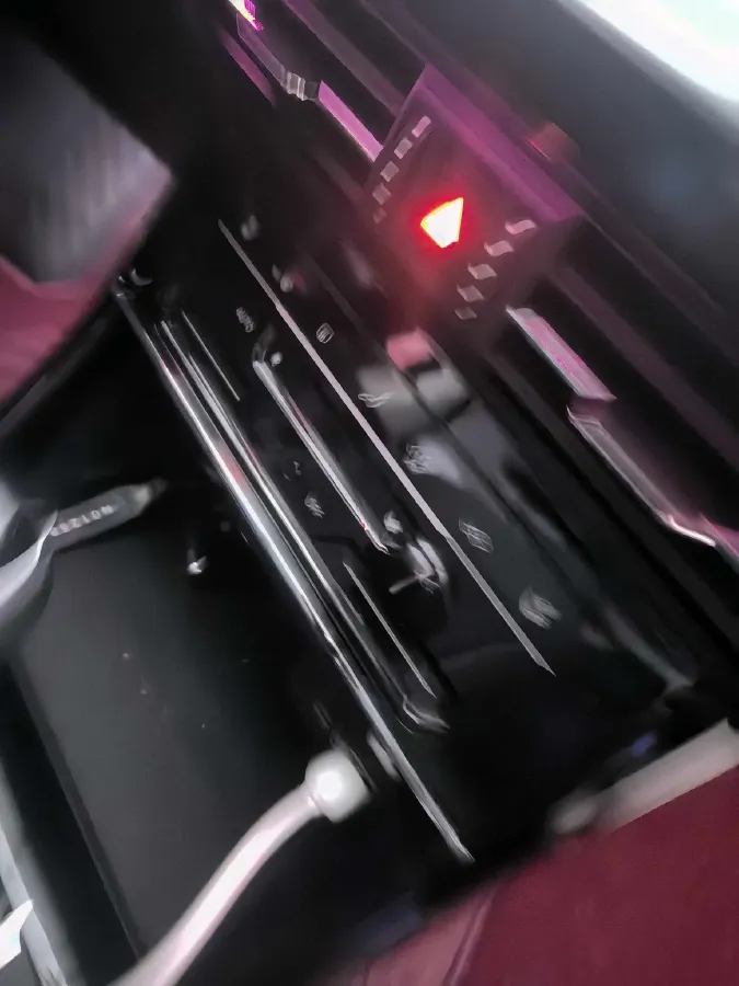 2024 Volkswagen Passat 2.0T 220HP L4 7DCT,autocango,china used car exporter,china ev exporter,chinese used car exporter,chinese used ev exporter