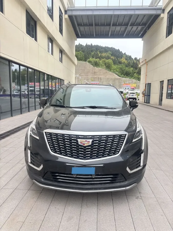 2022 Cadillac XT5 2.0T 237HP L4 9AT,autocango,china used car exporter,china ev exporter,chinese used car exporter,chinese used ev exporter
