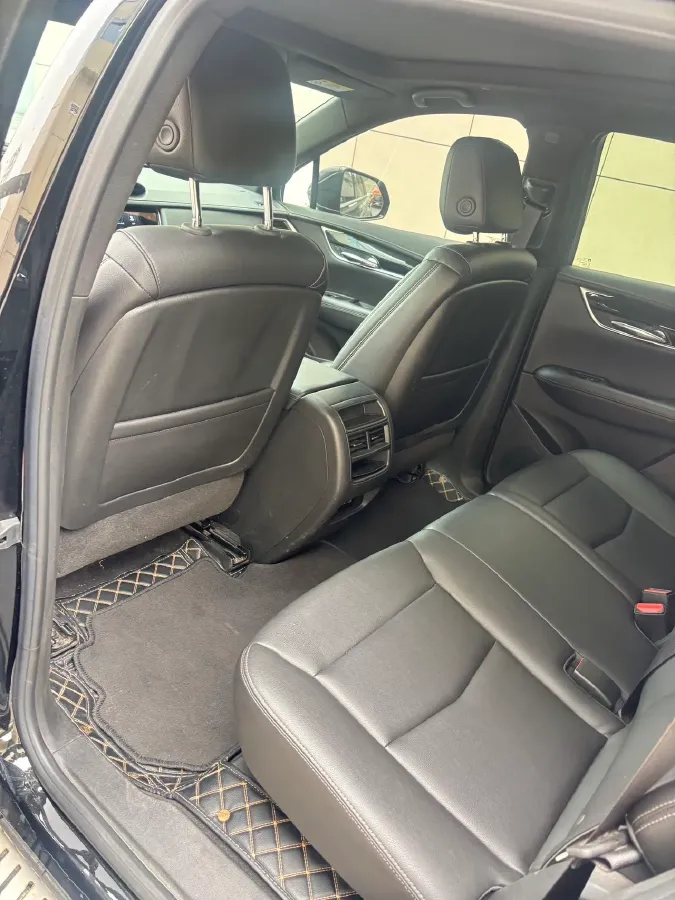 2022 Cadillac XT5 2.0T 237HP L4 9AT,autocango,china used car exporter,china ev exporter,chinese used car exporter,chinese used ev exporter