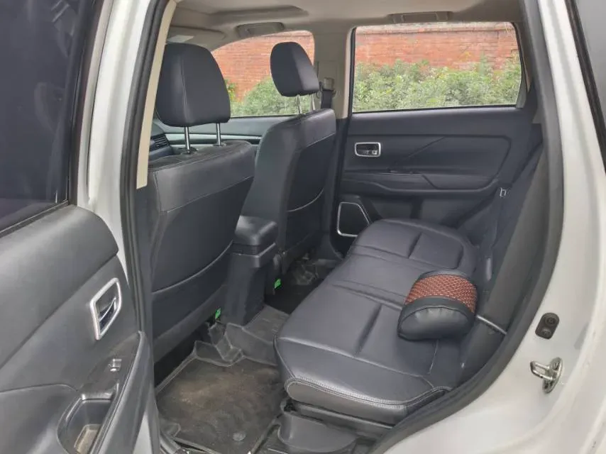 2018 Mitsubishi Outlander 2.0L 166HP L4 CVT,autocango,china used car exporter,china ev exporter,chinese used car exporter,chinese used ev exporter