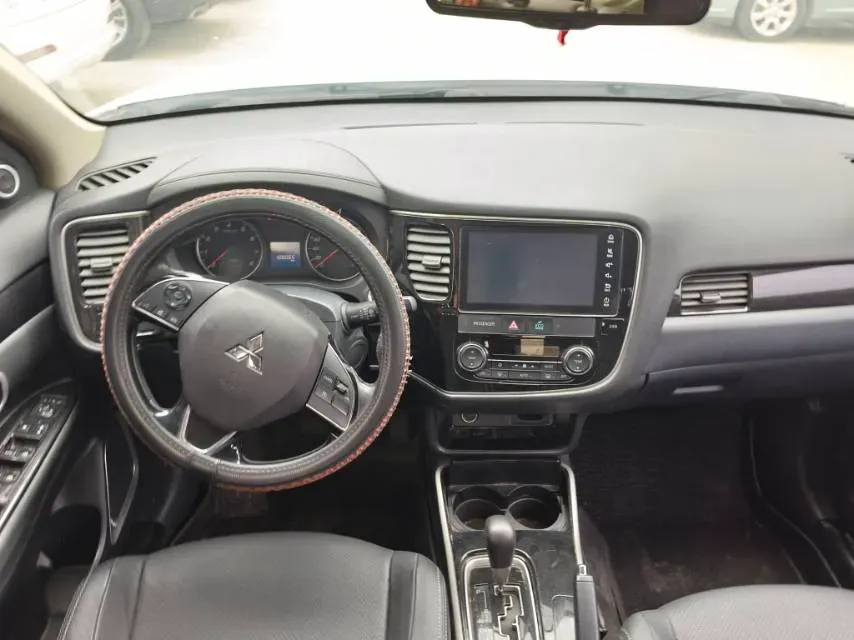 2018 Mitsubishi Outlander 2.0L 166HP L4 CVT,autocango,china used car exporter,china ev exporter,chinese used car exporter,chinese used ev exporter