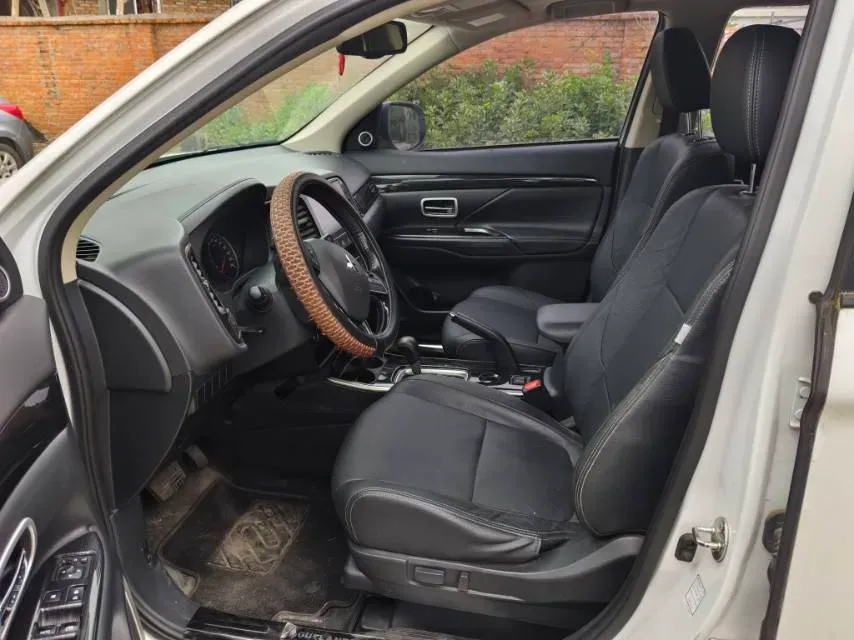 2018 Mitsubishi Outlander 2.0L 166HP L4 CVT,autocango,china used car exporter,china ev exporter,chinese used car exporter,chinese used ev exporter