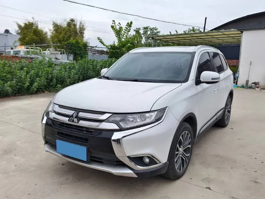 2018 Mitsubishi Outlander 2.0L 166HP L4 CVT,autocango,china used car exporter,china ev exporter,chinese used car exporter,chinese used ev exporter