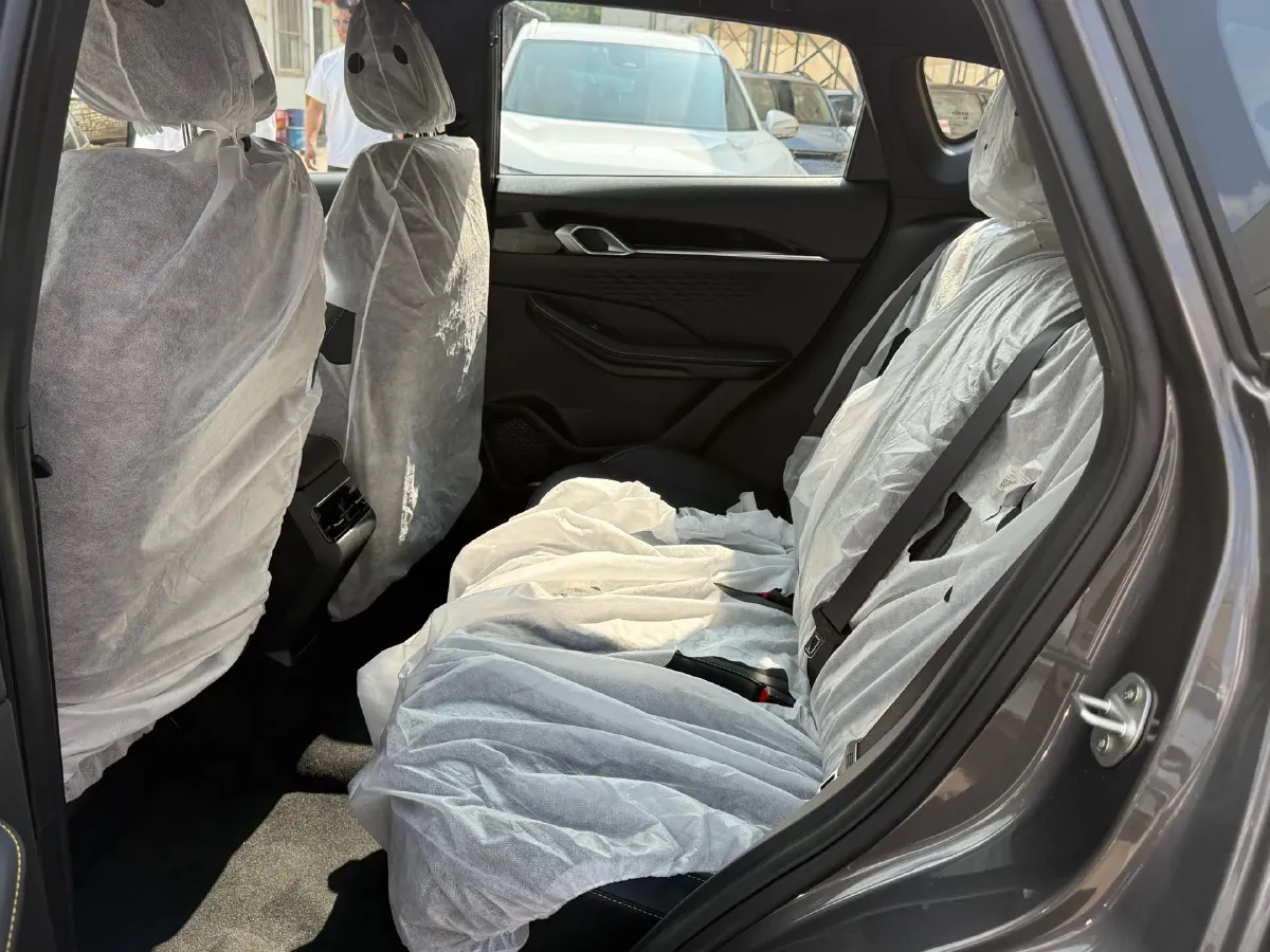 2025 Geely Coolray 1.5T 181HP L4 7DCT,autocango,china used car exporter,china ev exporter,chinese used car exporter,chinese used ev exporter