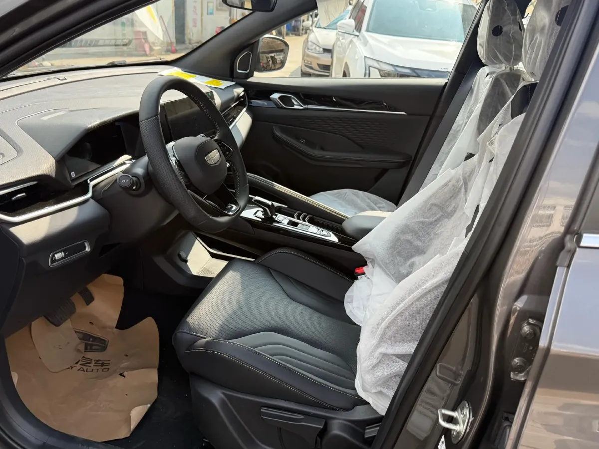 2025 Geely Coolray 1.5T 181HP L4 7DCT,autocango,china used car exporter,china ev exporter,chinese used car exporter,chinese used ev exporter