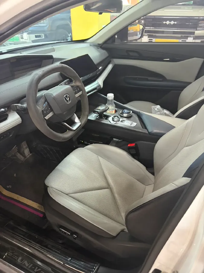 2023 ChangAn UNI-V iDD 1.5T 170HP L4 6TCT PHEV 18.4KWH,autocango,china used car exporter,china ev exporter,chinese used car exporter,chinese used ev exporter