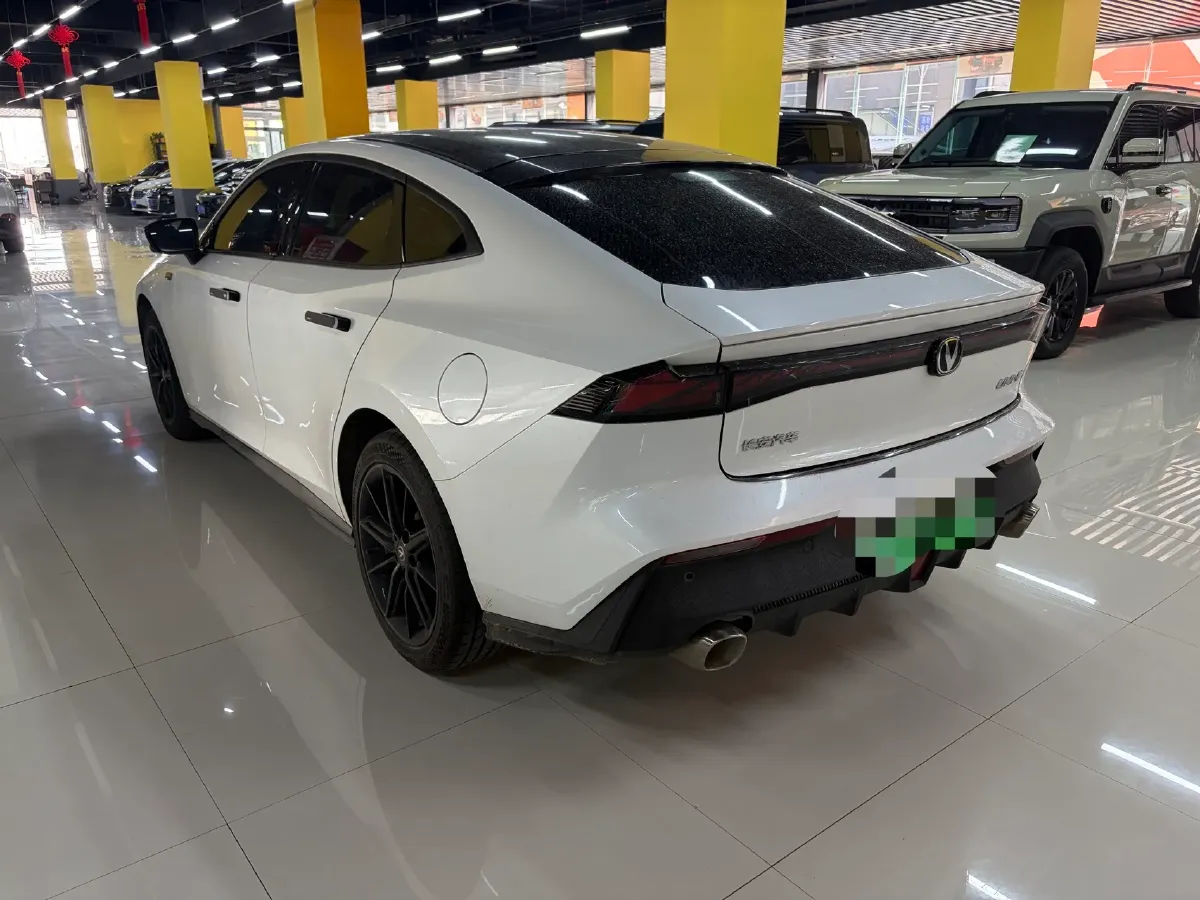 2023 ChangAn UNI-V iDD 1.5T 170HP L4 6TCT PHEV 18.4KWH,autocango,china used car exporter,china ev exporter,chinese used car exporter,chinese used ev exporter