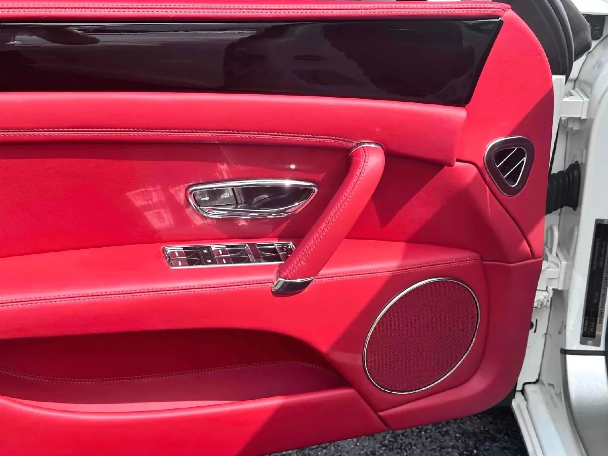 2017 Bentley Flying Spur 4.0T 528HP V8 8AT,autocango,china used car exporter,china ev exporter,chinese used car exporter,chinese used ev exporter