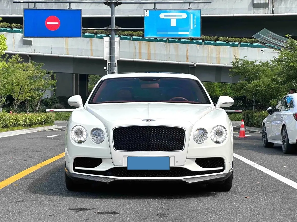2017 Bentley Flying Spur 4.0T 528HP V8 8AT,autocango,china used car exporter,china ev exporter,chinese used car exporter,chinese used ev exporter