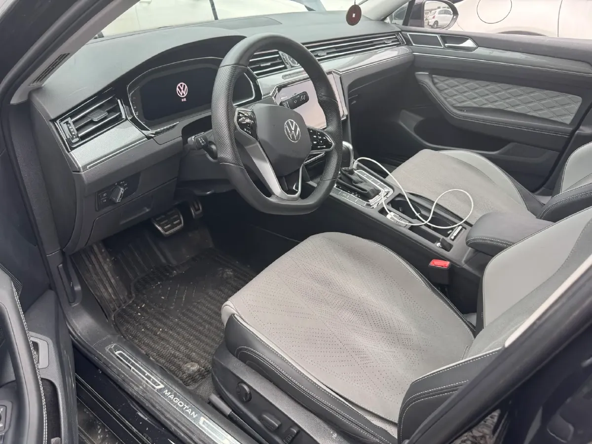 2025 Volkswagen Magotan 1.4T 150HP L4 7DCT,autocango,china used car exporter,china ev exporter,chinese used car exporter,chinese used ev exporter