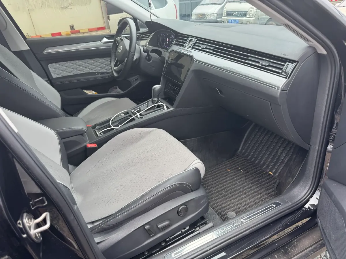 2025 Volkswagen Magotan 1.4T 150HP L4 7DCT,autocango,china used car exporter,china ev exporter,chinese used car exporter,chinese used ev exporter